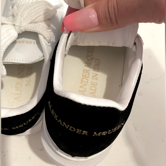 Alexander McQueen Kids Oversized Lace-Up Leather Sneakers. Brand new. - Picture 3 of 7